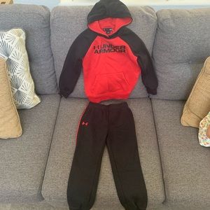 Under Armour Sweat Suit - size 5